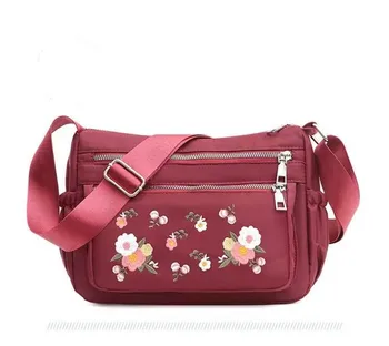 Moda Ulusal Eğilim küçük kadınlar nakış çanta seyahat!Sıcak kabartma Bayan omuz çantası Tüm maç Naylon Çok fermuarlı çanta