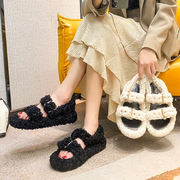 Kürklü Sandalet Kadın Tıknaz Platformu Ayak Bileği Kayışı Peep Toe Kabarık Kış Peluş Lambwool düz ayakkabı Sandalias Plataformas De Mujer