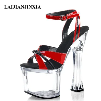 LAIJIANJINXIA Yeni Patent deri 18 Cm Süper Yüksek Topuklu Ayakkabılar Büyük Boy Kalın Platformu Toka Askı Burnu açık Kadın Sandalet
